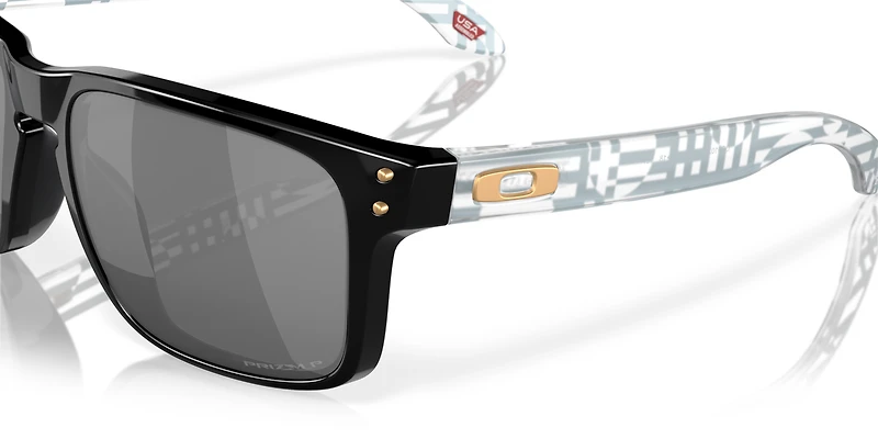 Holbrook™ Introspect Collection