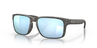 Holbrook™ Woodgrain Collection