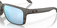 Holbrook™ XL Woodgrain Collection