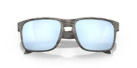 Holbrook™ Woodgrain Collection