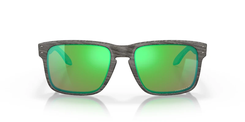 Holbrook™ Woodgrain Collection