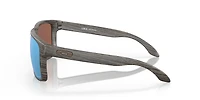 Holbrook™ XL Woodgrain Collection