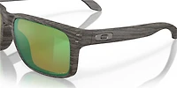 Holbrook™ Woodgrain Collection