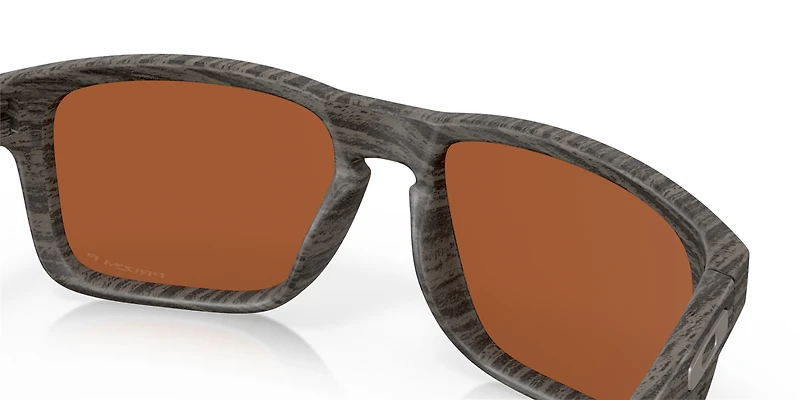 Holbrook™ Woodgrain Collection