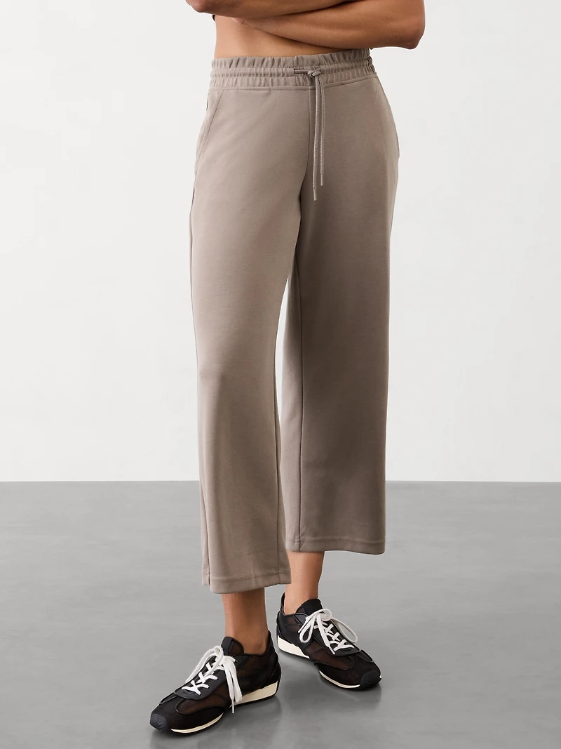 Seasoft Mid Rise Straight Crop