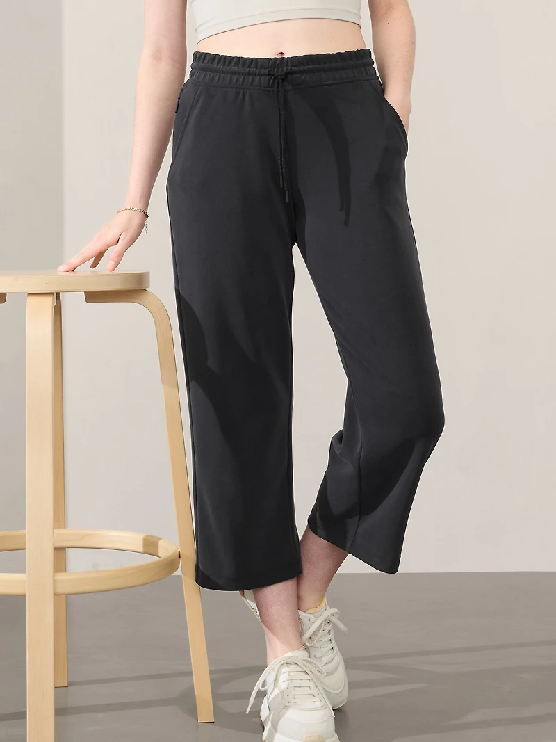 Seasoft Mid Rise Straight Crop