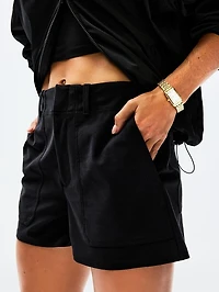 Skyline High Rise Tailored 4" Short