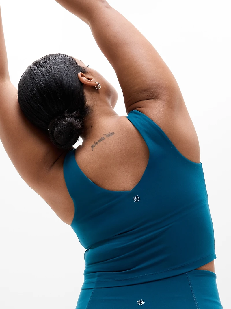 Transcend V-Neck Crop Sports Bra D-DD