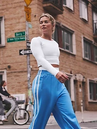 Momentum Flex Crop Top