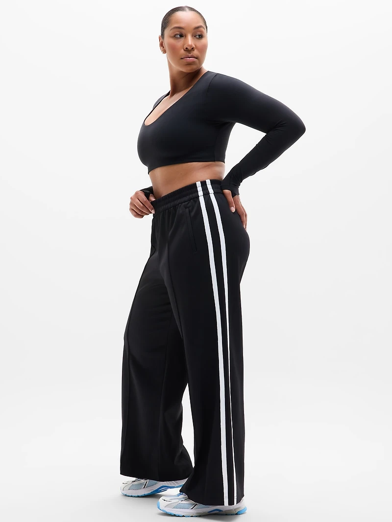 Transcend Scoop Crop Top