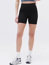 Recharge Seamless 5" Short