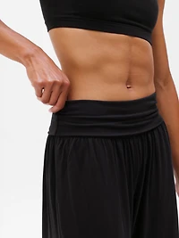 Dream Drape Mid Rise Crop Pant