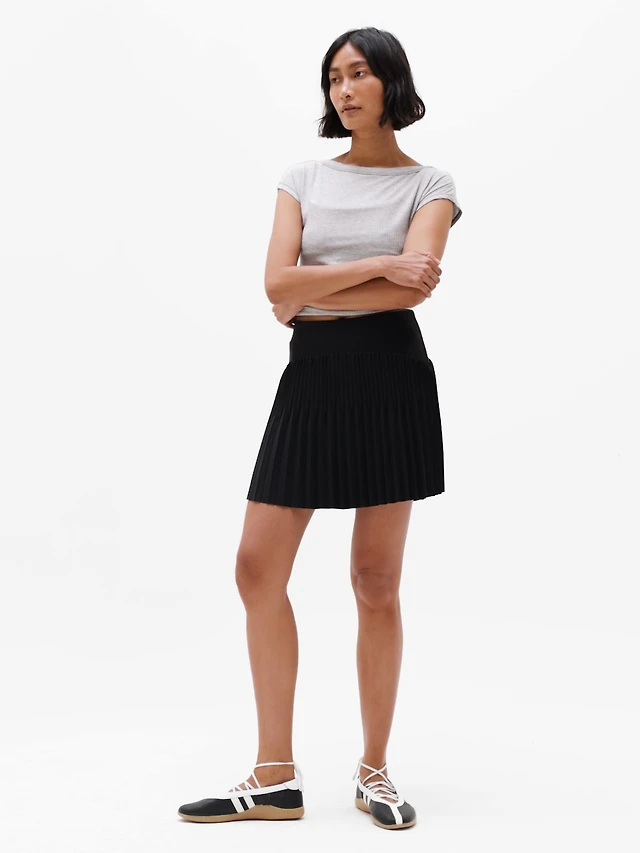 Featherweight Plissé Skort