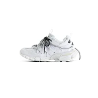 track trail laces sneaker