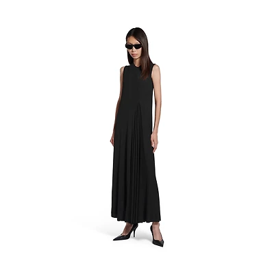 sleeveless dress