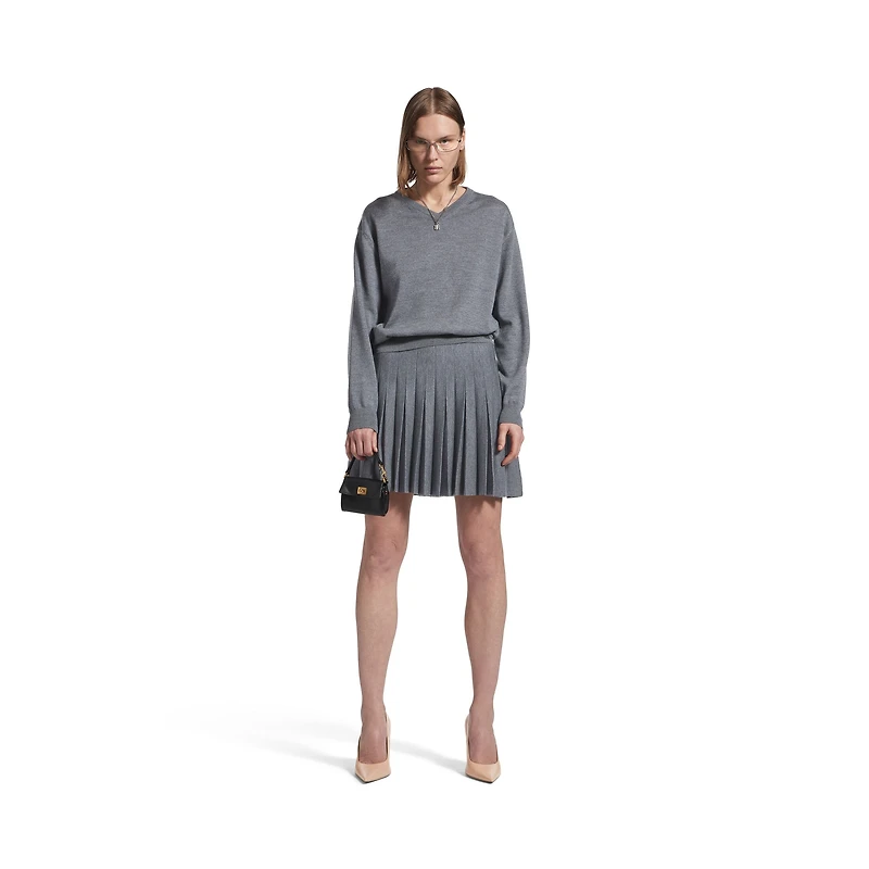 pleated skirt