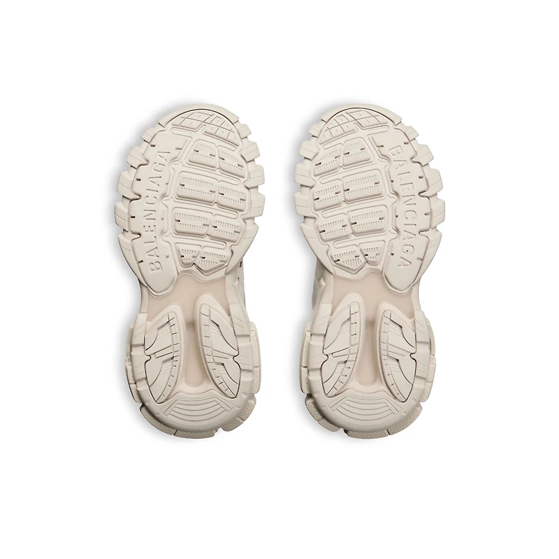 track signature sneaker