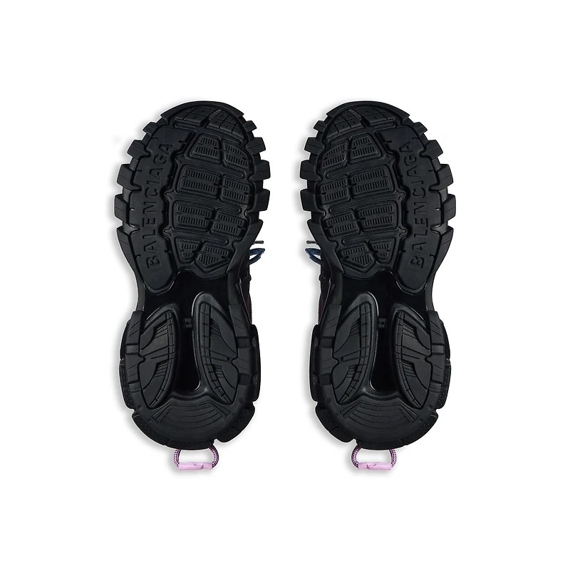 track trail laces sneaker