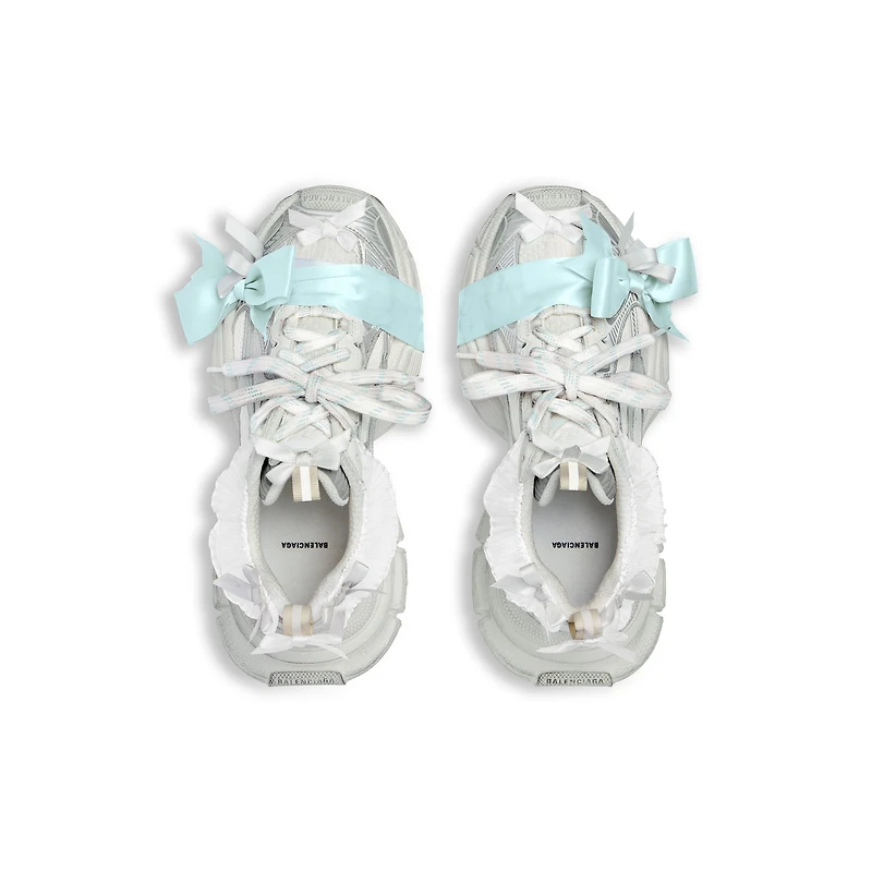 3xl lace sneaker