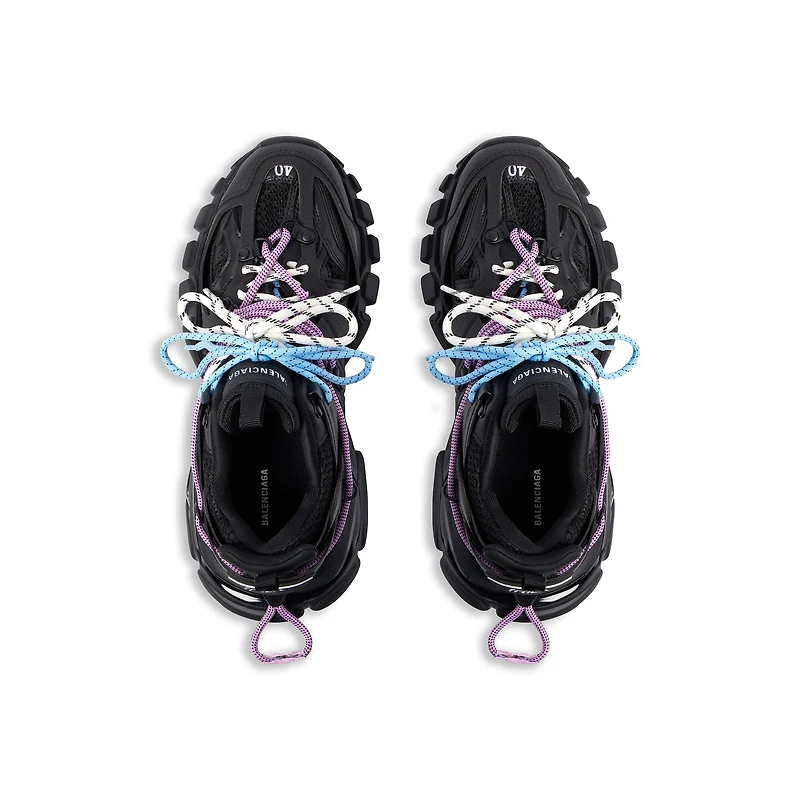 track trail laces sneaker