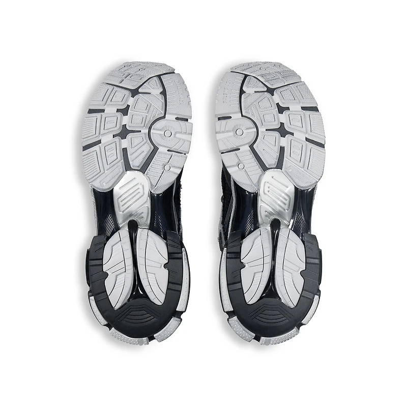 runner sneaker