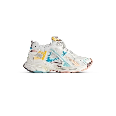 runner sneaker