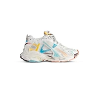 runner sneaker