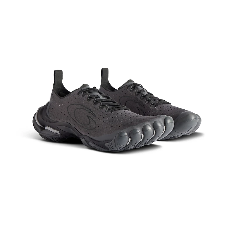 anatomic runner sneaker