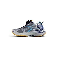 runner sneaker