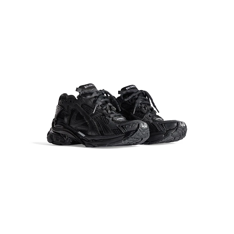 runner sneaker