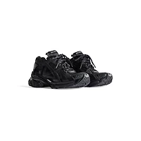 runner sneaker