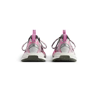 3xl toe spray sneaker