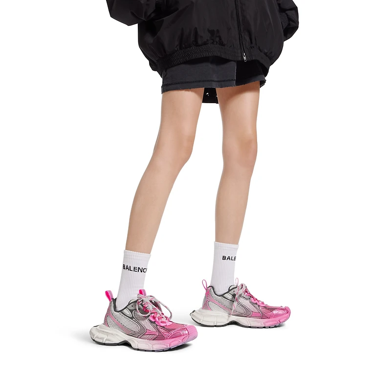 3xl toe spray sneaker