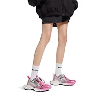 3xl toe spray sneaker