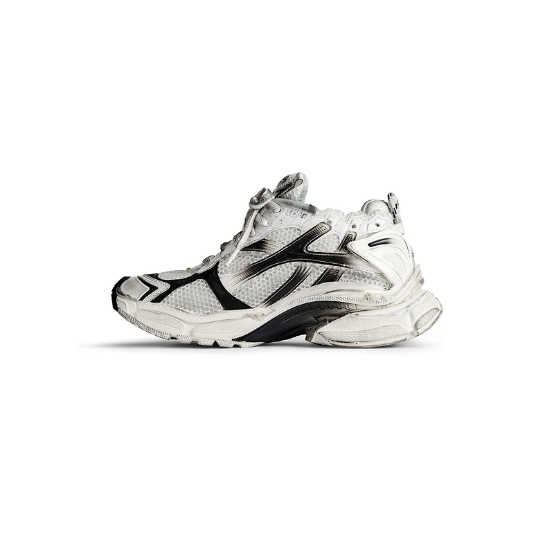 runner gradient sneaker