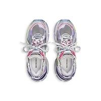 runner sneaker