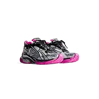 runner sneaker