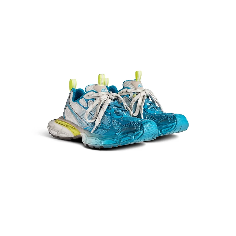 3xl toe spray sneaker