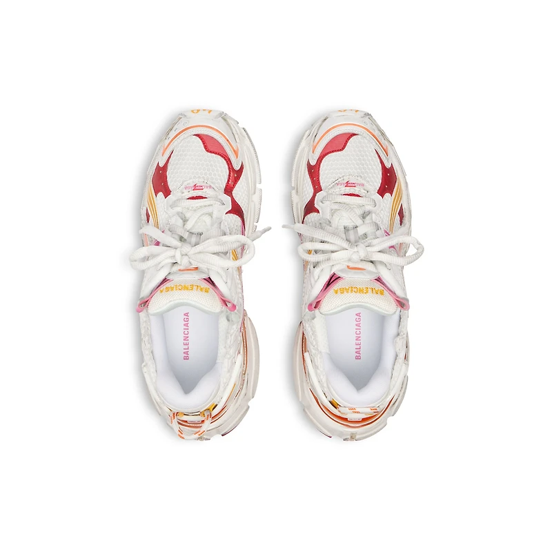 runner sneaker