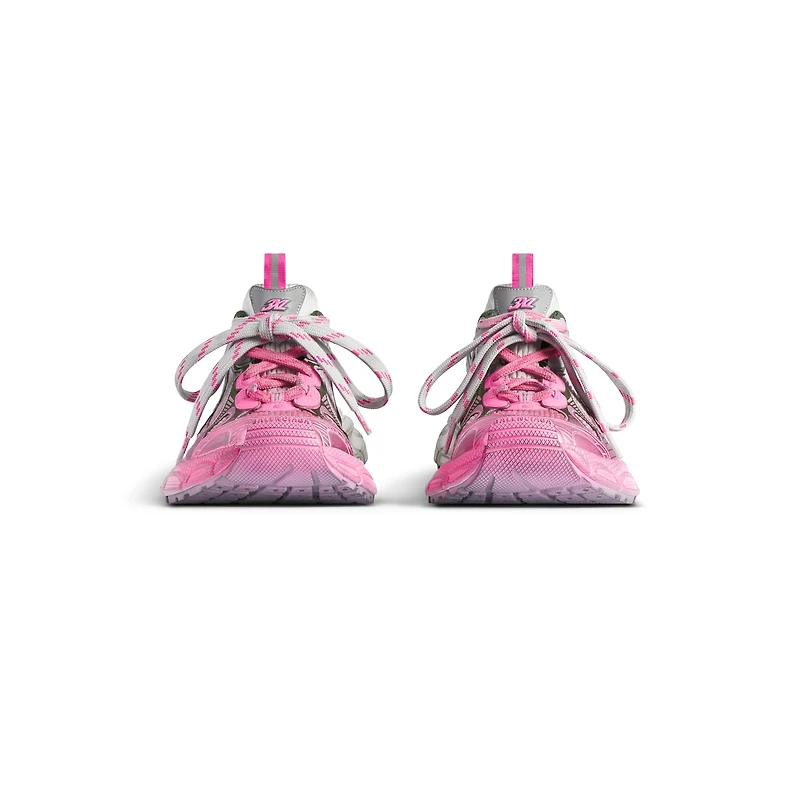 3xl toe spray sneaker