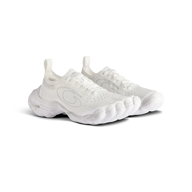 anatomic runner sneaker