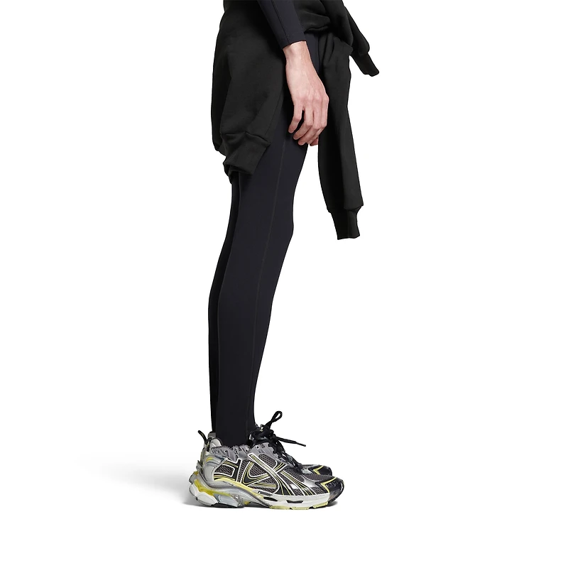 runner sneaker