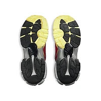 runner sneaker