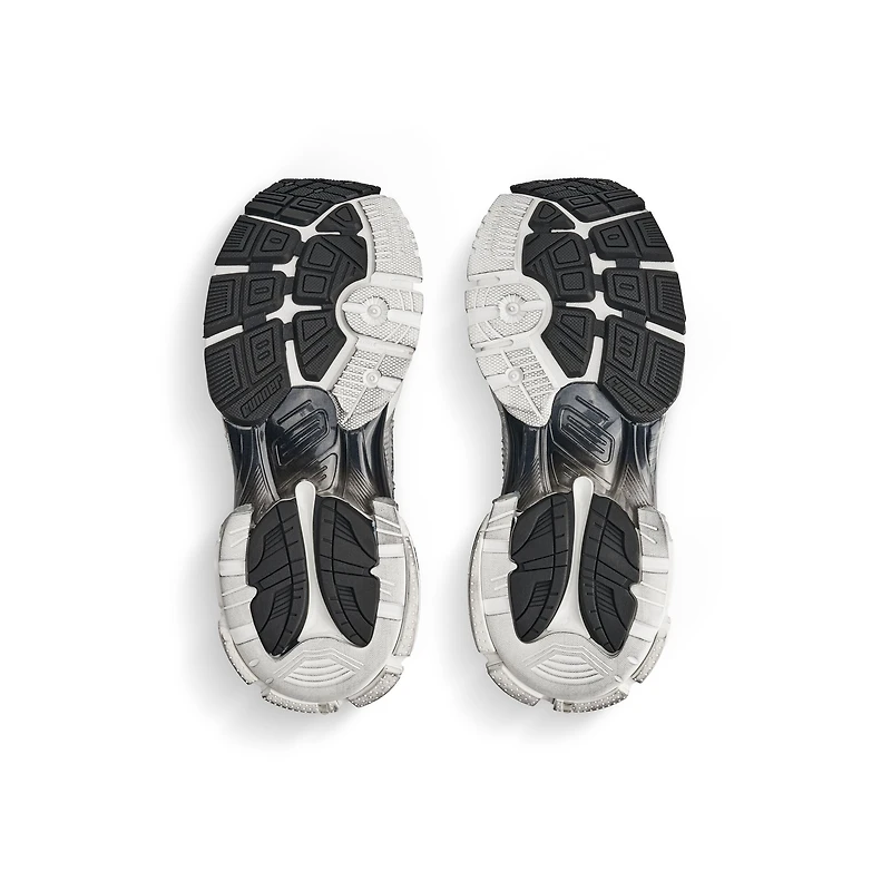 runner gradient sneaker