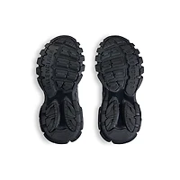 track signature sneaker