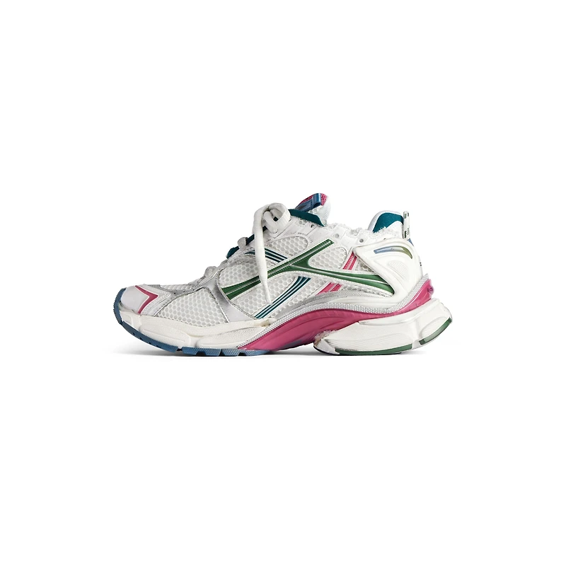 runner sneaker