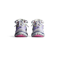 runner sneaker