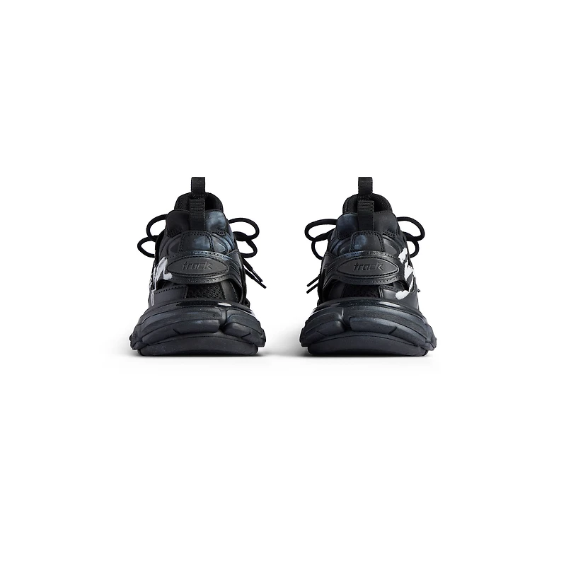 track signature sneaker