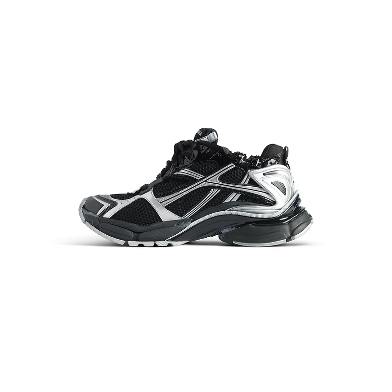 runner sneaker