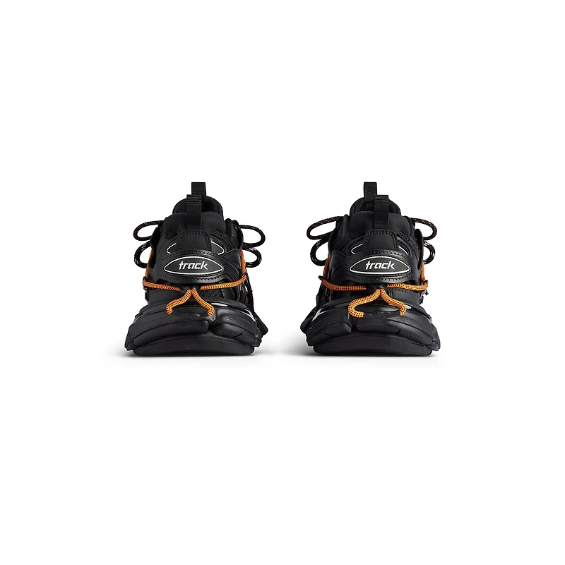 track trail laces sneaker